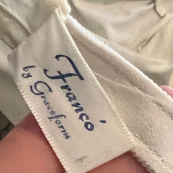 Vintage Franco' by Graceform Minimizing Bra Hand Sewn with Velvet In White - Picture 16 of 16